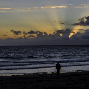 Flânerie devant un coucher de soleil