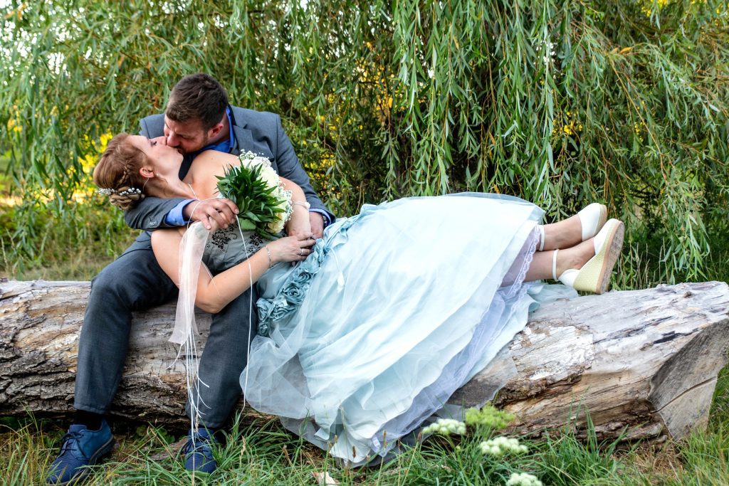 ouple de mariés photographié à Laon – reportage mariage Styl'art photo