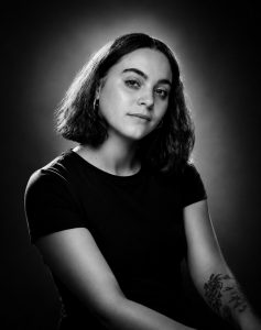 Photographe portrait noir et blanc à Laon – portrait artistique féminin en lumière de studio par Styl’art photo